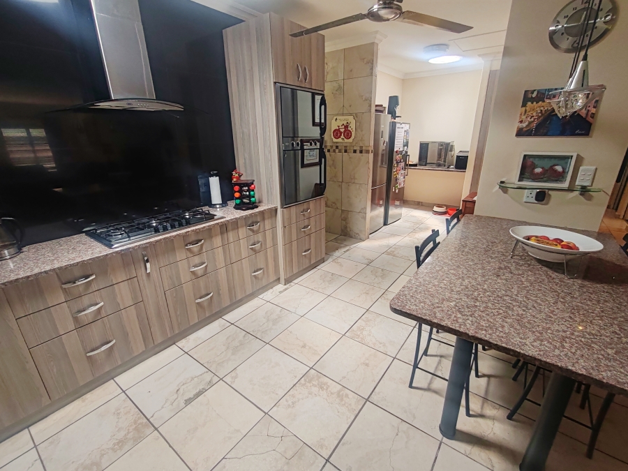 4 Bedroom Property for Sale in Country Club Western Cape